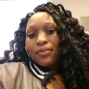 Meet your Posher, Lenora